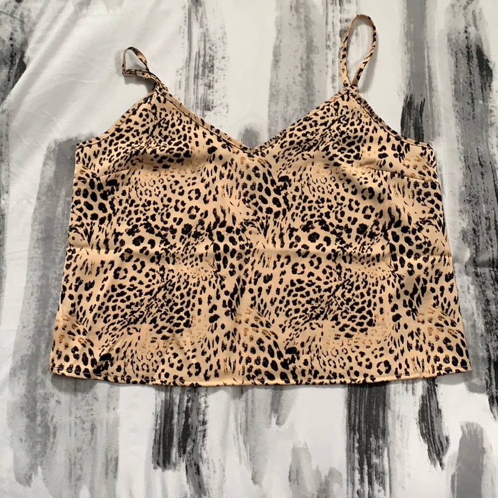 This cheetah print tank top!